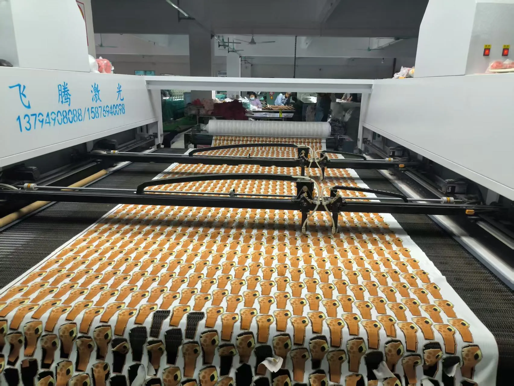 Molding line producing figure components